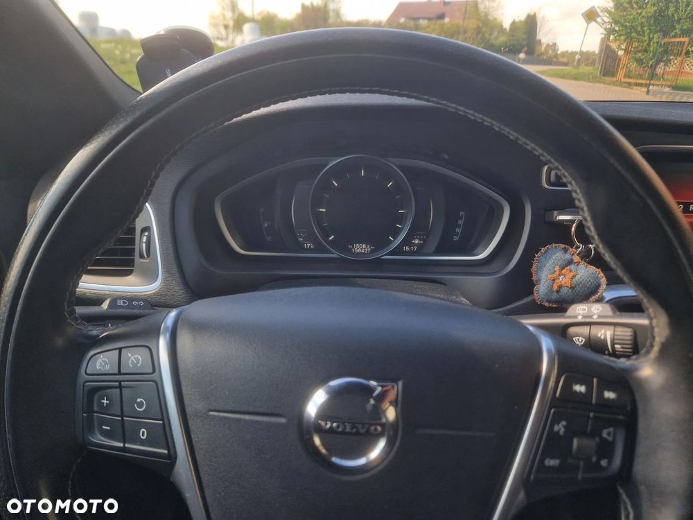 Volvo V40 D3 Geartronic RDesign - 2