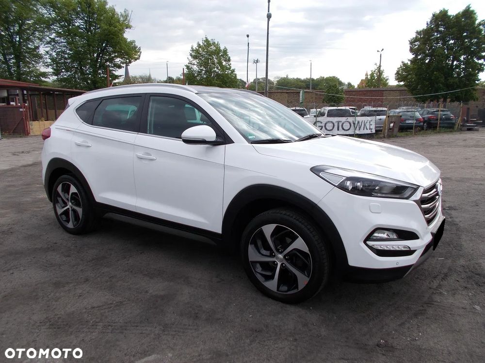 Hyundai Tucson 1.7 CRDI BlueDrive GO 2WD - 2