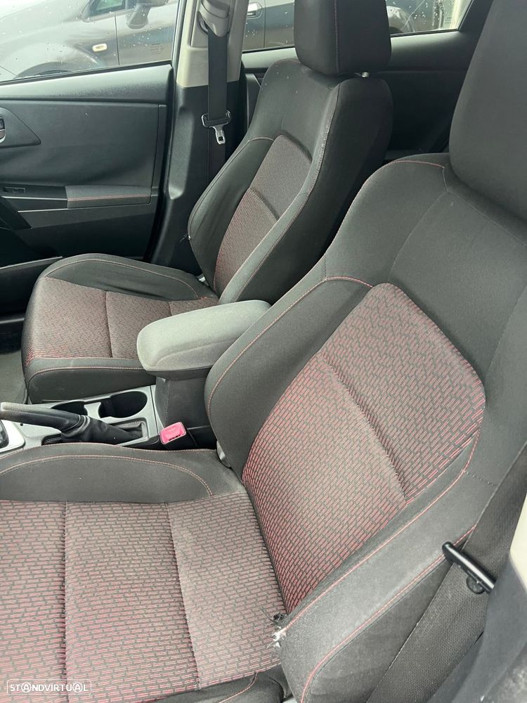 Toyota Auris Touring Sports 1.4 D-4D Active+AC - 8
