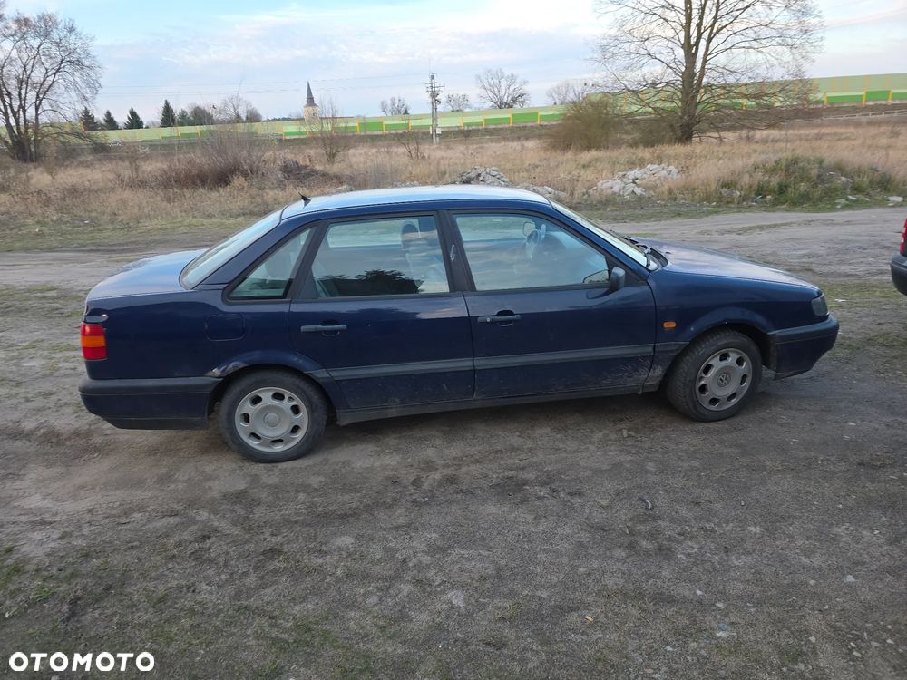 Volkswagen Passat 1.8 CL - 3