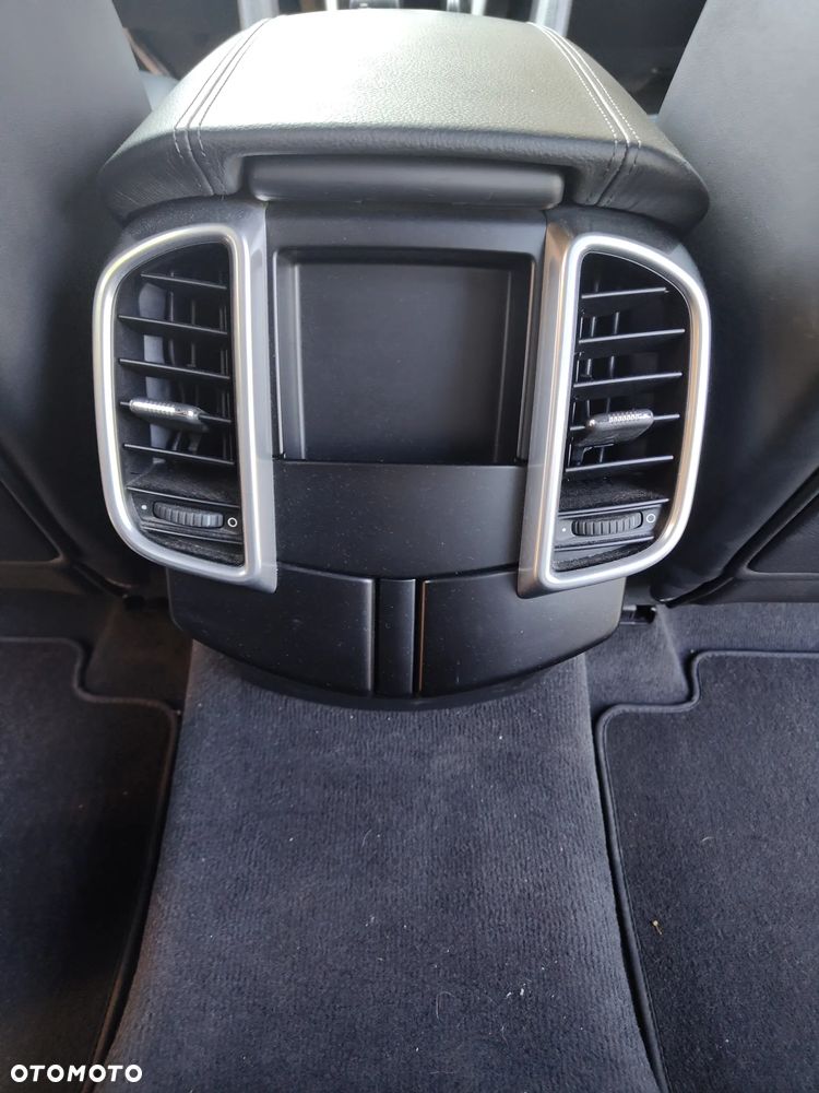 Porsche Cayenne Platinum Edition - 39