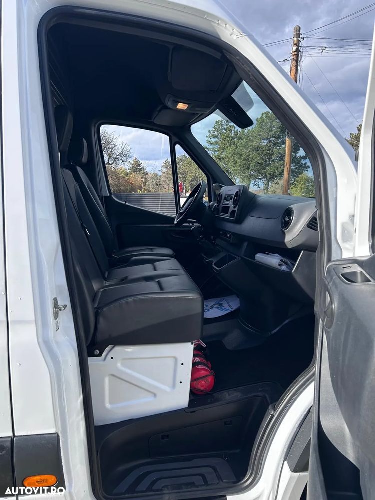Mercedes-Benz Sprinter - 5