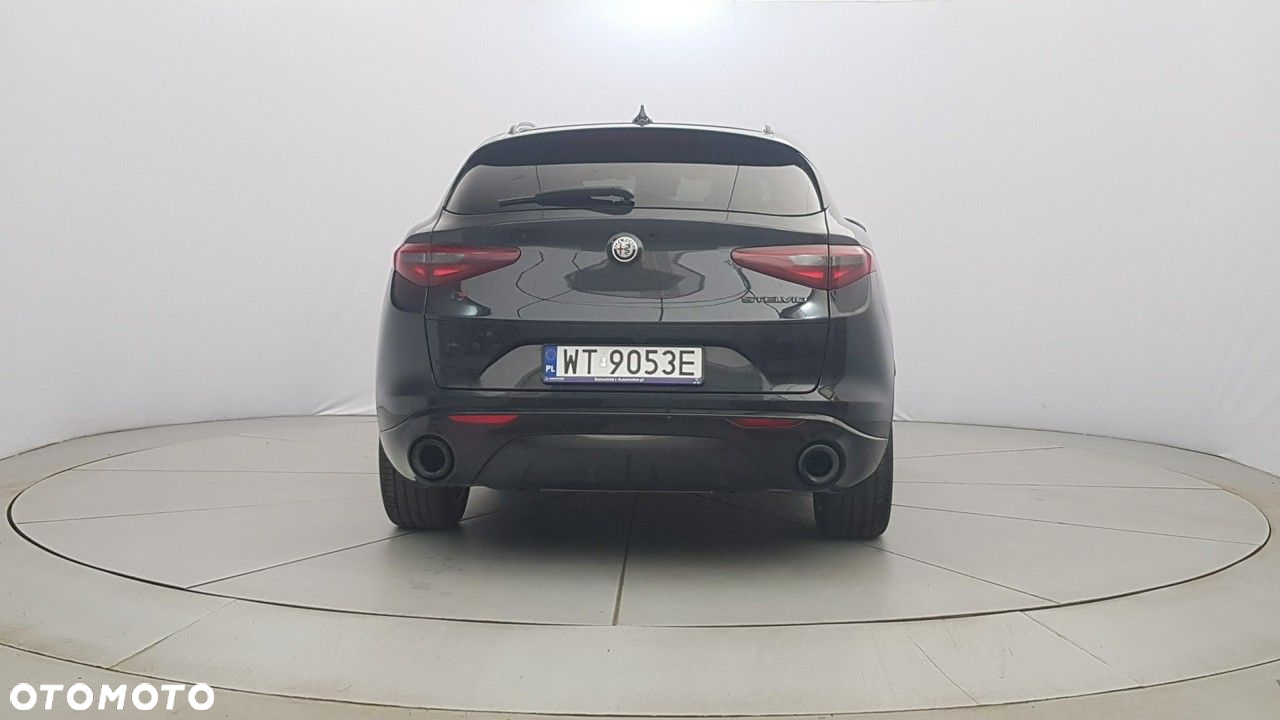 Alfa Romeo Stelvio - 6