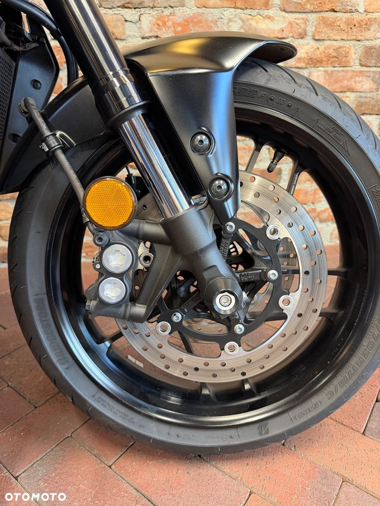 Yamaha MT - 24