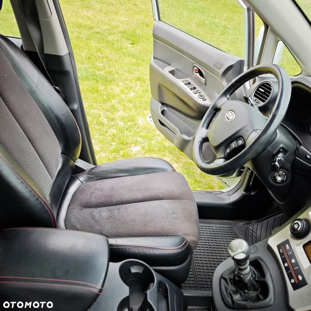 Kia Carens 2.0 CRDi Freedom - 12