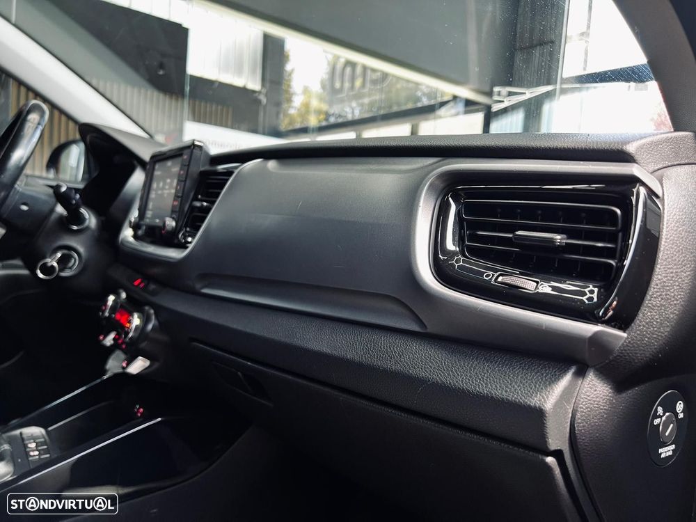 Kia Stonic 1.6 CRDi TX - 39