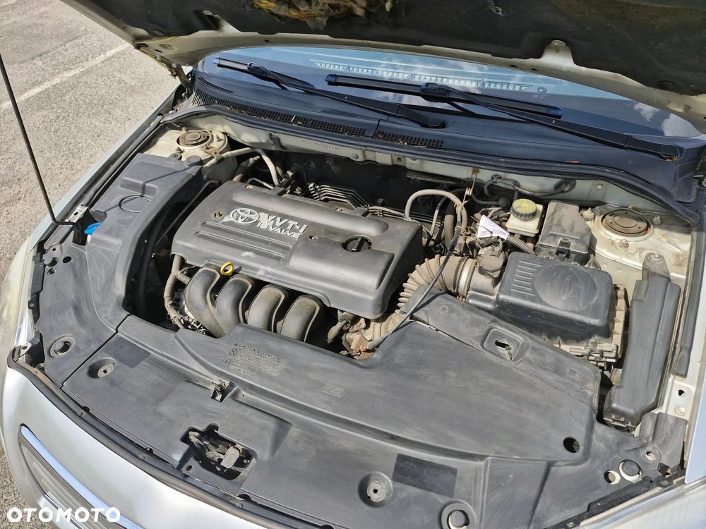 Toyota Avensis 1.8 VVT-i Sol - 13