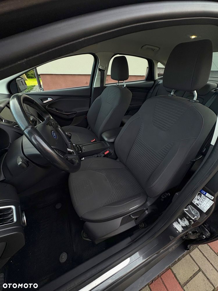 Ford Focus - 23