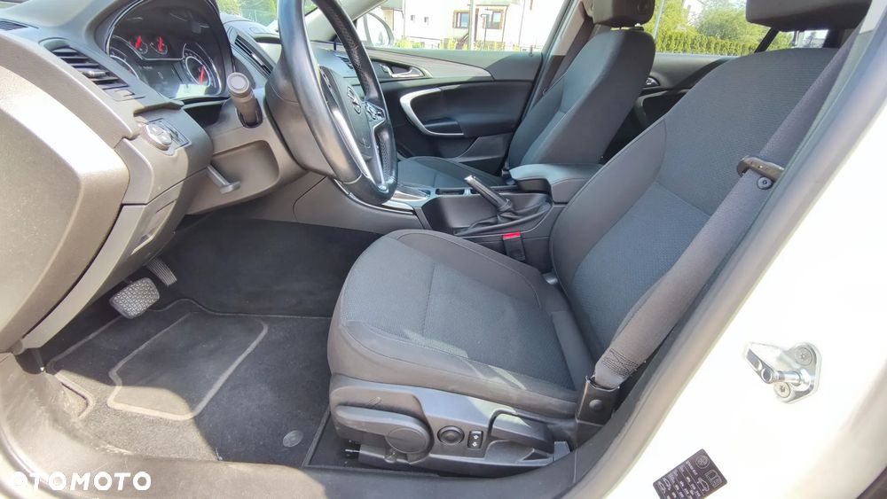 Opel Insignia - 16