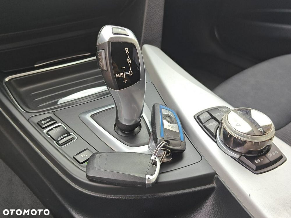 BMW Seria 3 - 12
