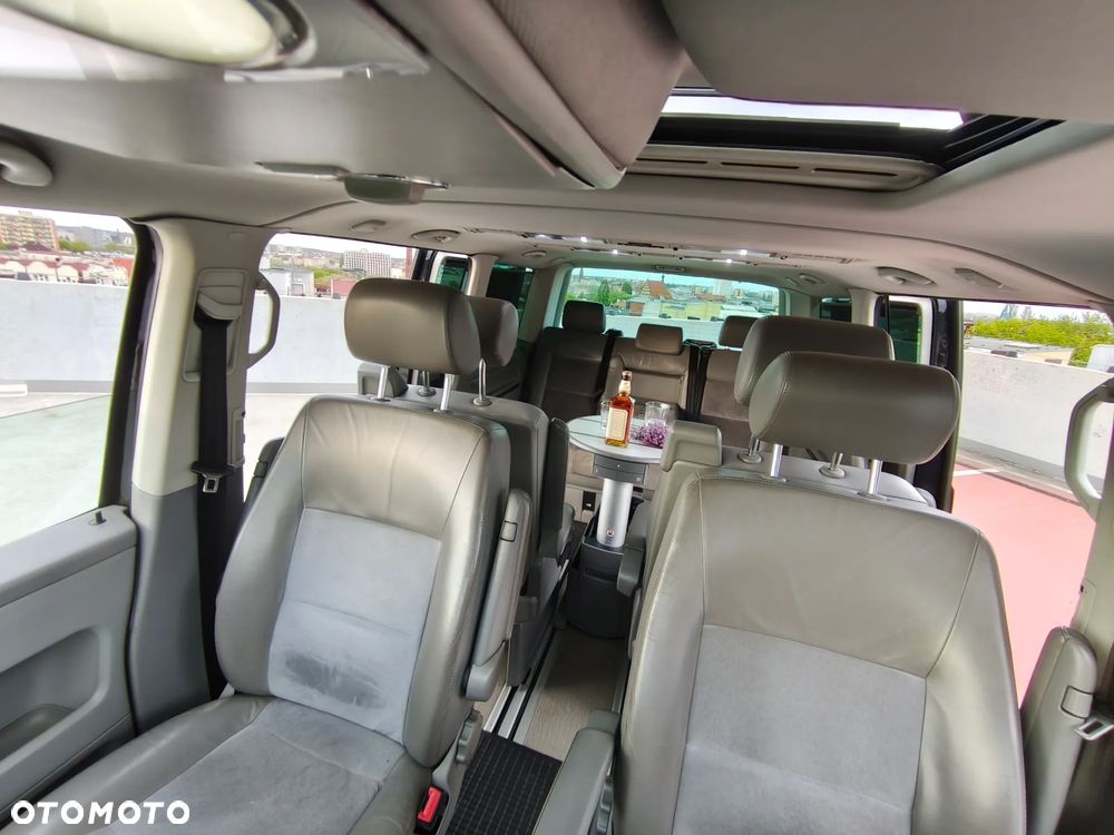Volkswagen Multivan - 23