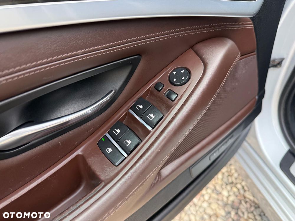 BMW Seria 5 535d xDrive Sport-Aut Luxury Line - 19