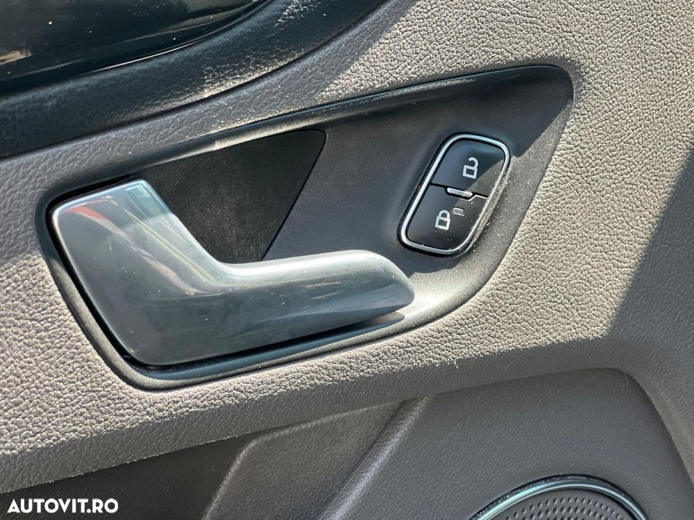 Ford Tourneo Custom - 14