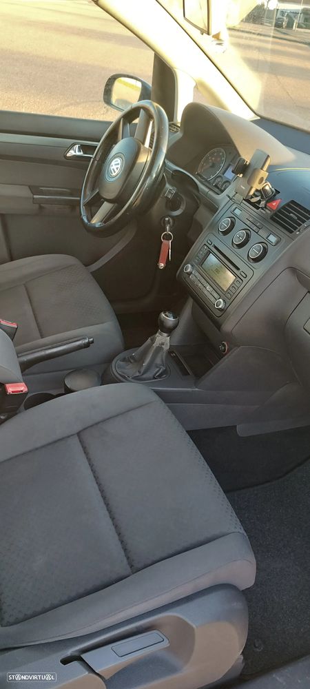 VW Touran 1.4 TSI Trendline 5L - 16