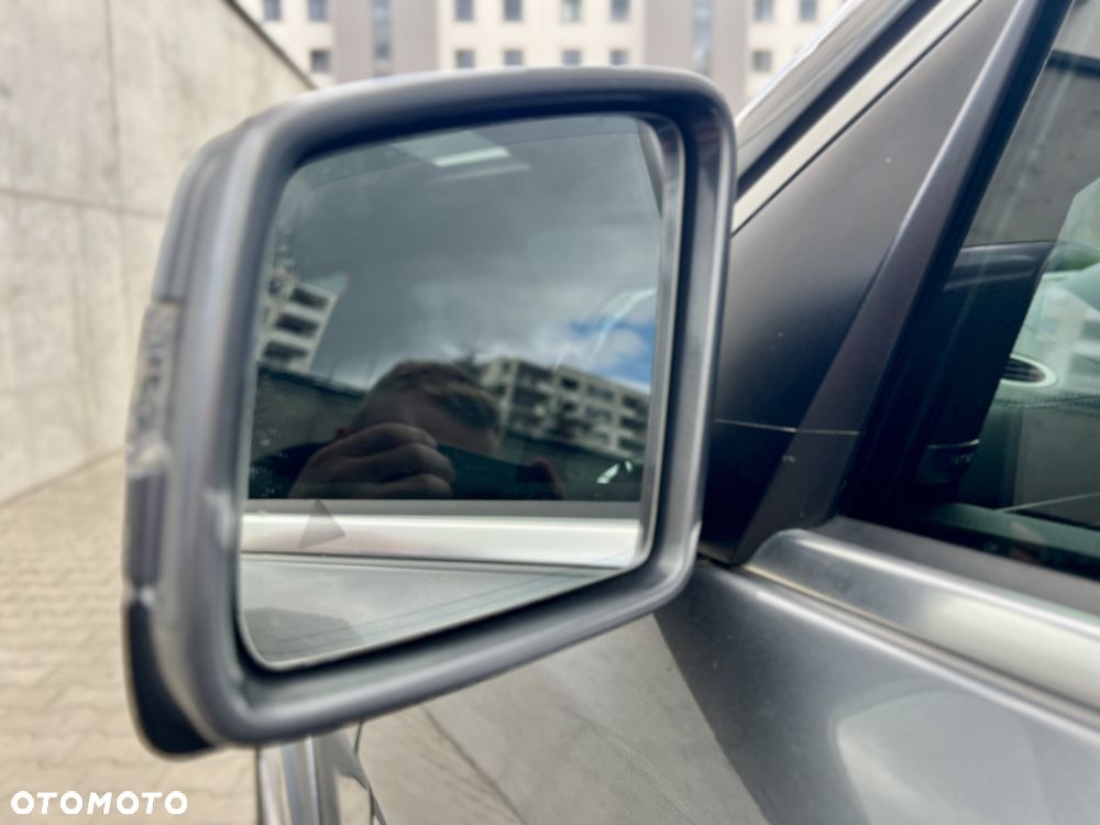 Mercedes-Benz GLS - 33