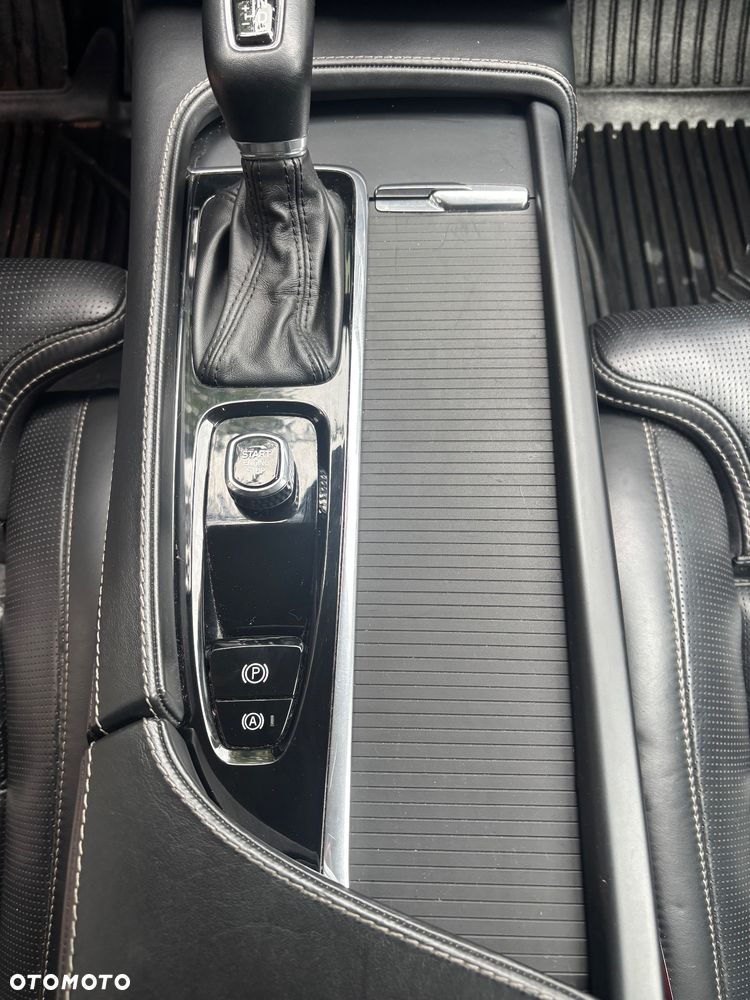 Volvo V90 D5 AWD Momentum - 17