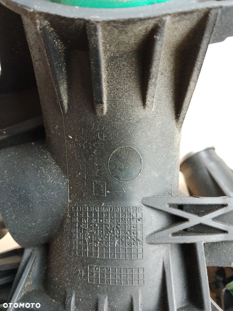 BMW F30 F25 F15 F10 3.0D KOLEKTOR SSĄCY 7811909 11 - 9