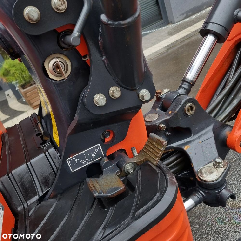 Kubota U10 Minikoparka Japońska 1.1tony. HURT! z Norwegii każda sztuka IGŁA! Zero śladów zużycia ładny stan gąsienic. Rok od 2015 do 2019. Jedna cena! Silnik 3 cylindry. Minikoparki sprowadzone z Norwegii. Rozsuwane Podwozia. Szybka Wolna jazda. Wyjscia dodatkowe na młot lub wiertnice. Serwisowane w DEKRA. Okazja do wyczerpania zapasów!  Zero luzów czy wycieków. Maszyny Pochodzą z dużej szkółki roślinnej. Potężna moc. Wersja Norweska - 26