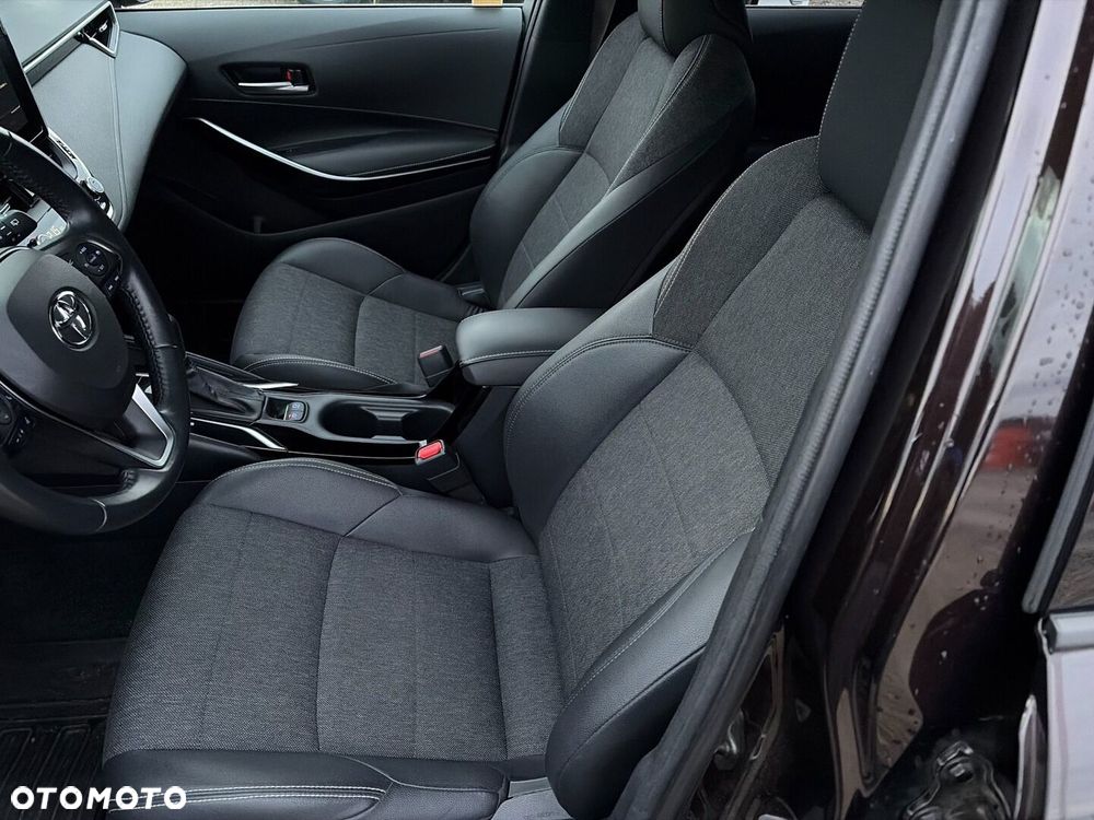 Toyota Corolla 1.8 Hybrid Comfort - 17
