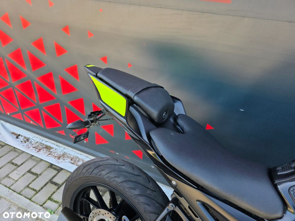 Yamaha YZF - 24