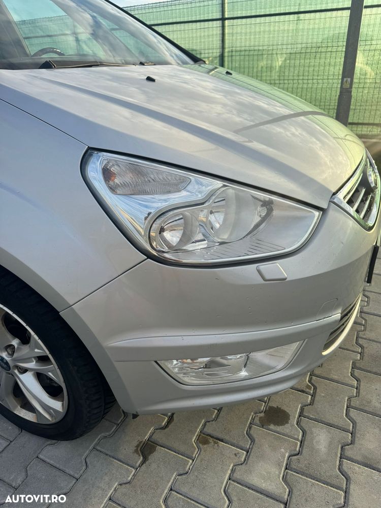 Ford Galaxy - 12