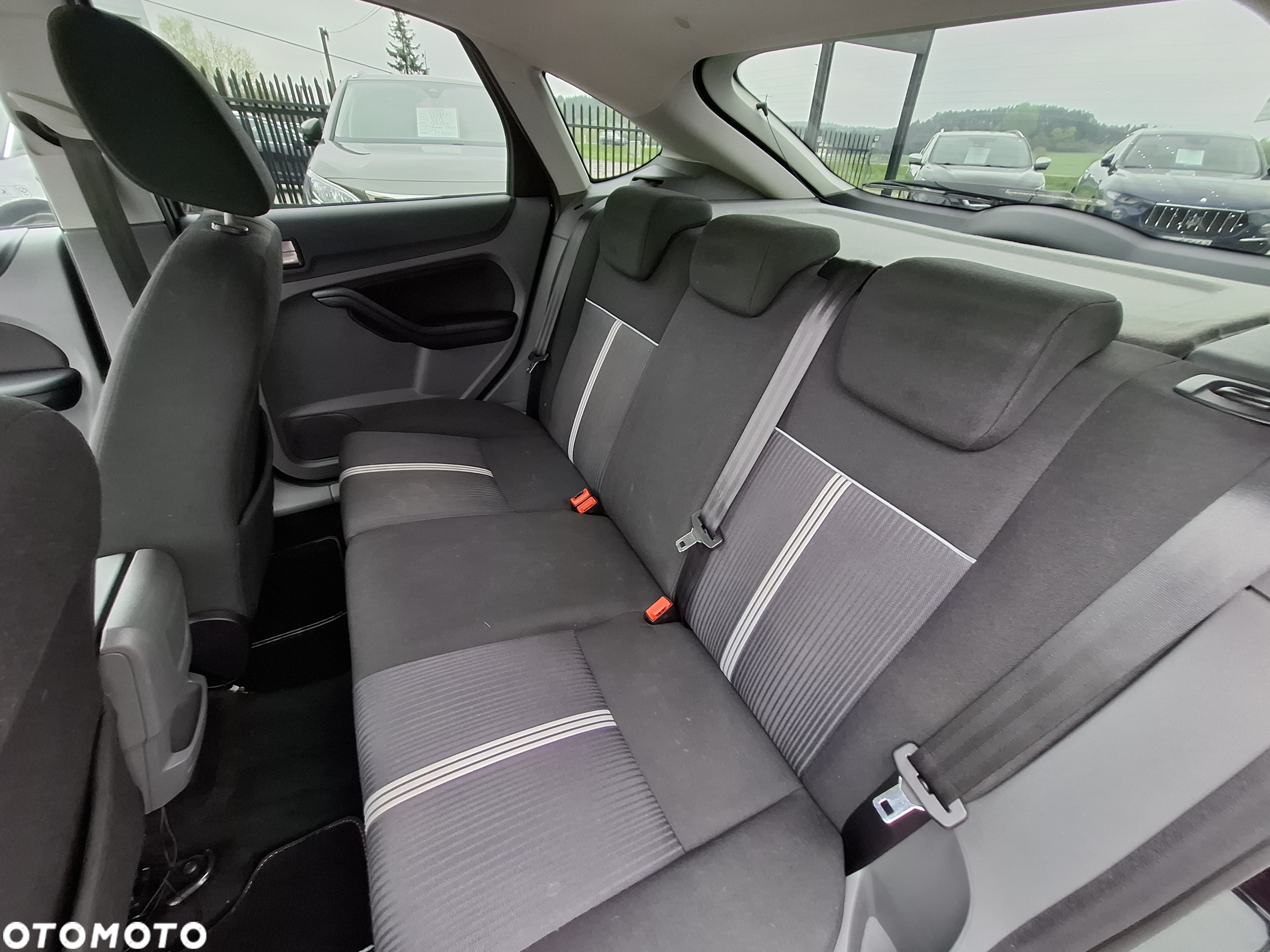 Ford Focus 1.6 Ambiente - 16