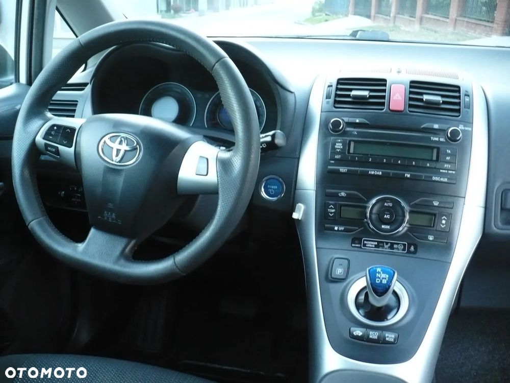 Toyota Auris 1.8 HSD Luna - 18
