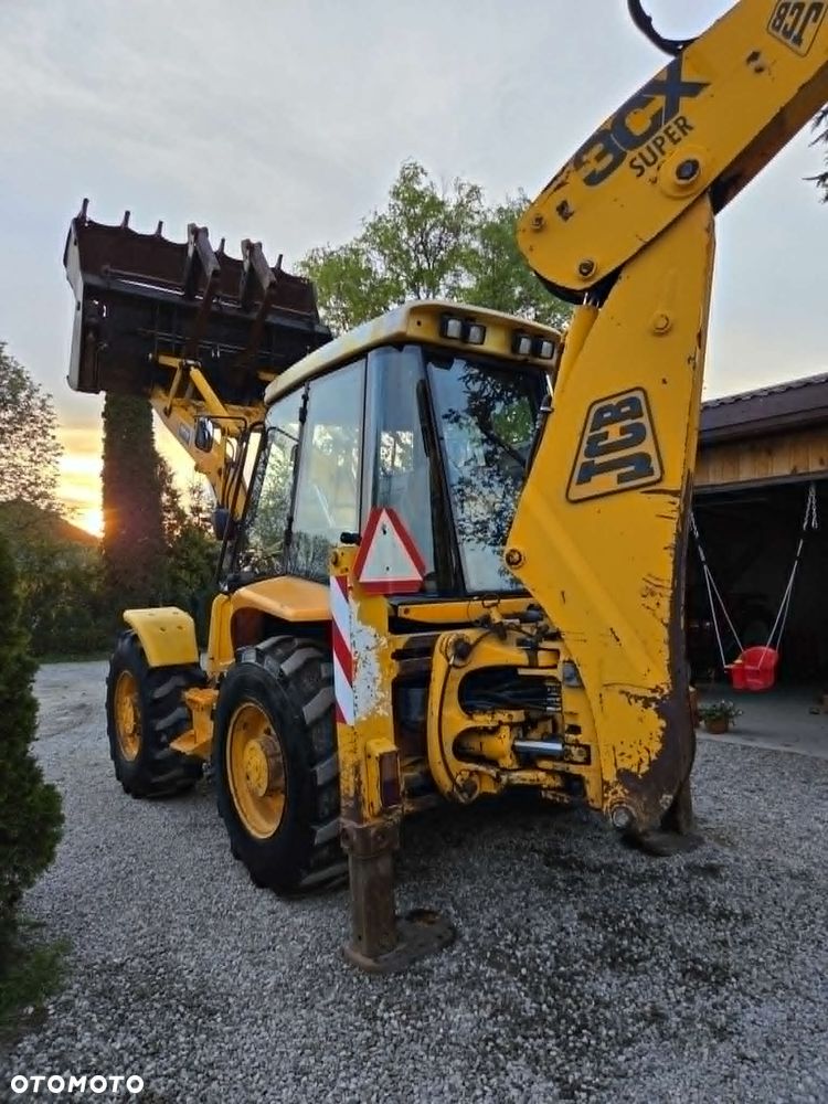 JCB 3CX - 9