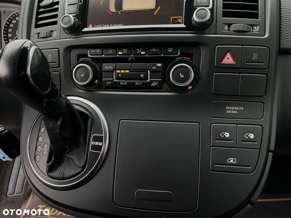 Volkswagen Multivan - 26