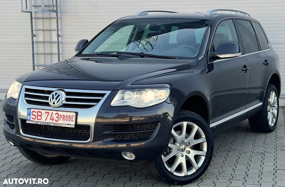 Volkswagen Touareg - 1