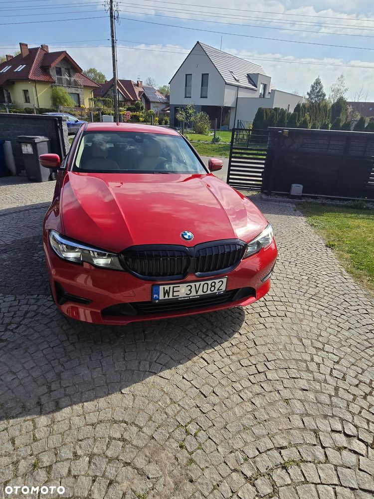 BMW Seria 3 318d mHEV - 9