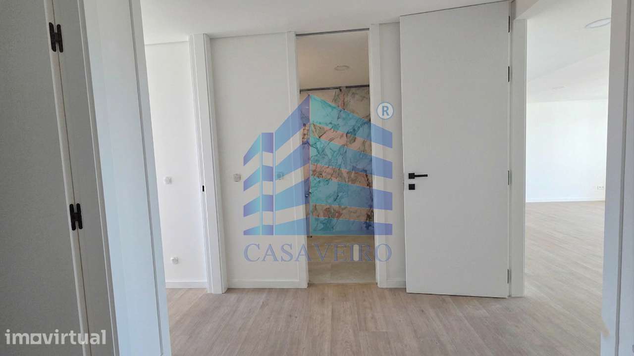 T3 Novo Com Dois Lugares de Garagem - Grande imagem: 5/14