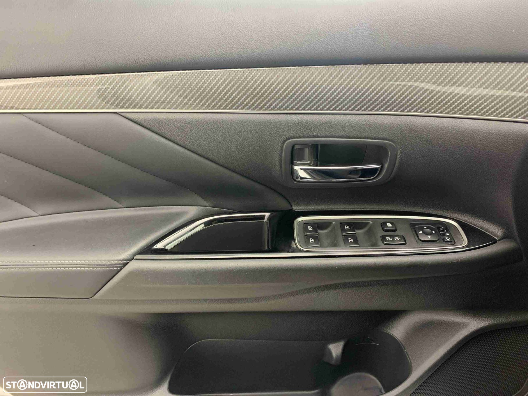 Mitsubishi Outlander 2.4 PHEV Intense - 11