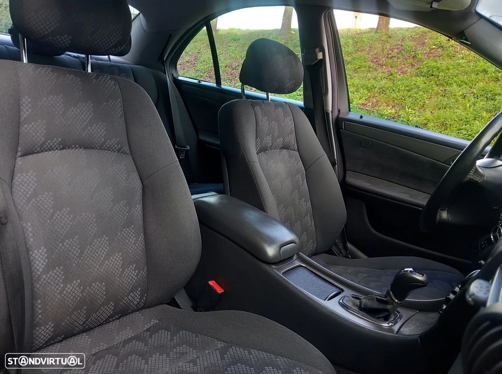 Mercedes-Benz C 220 - 11