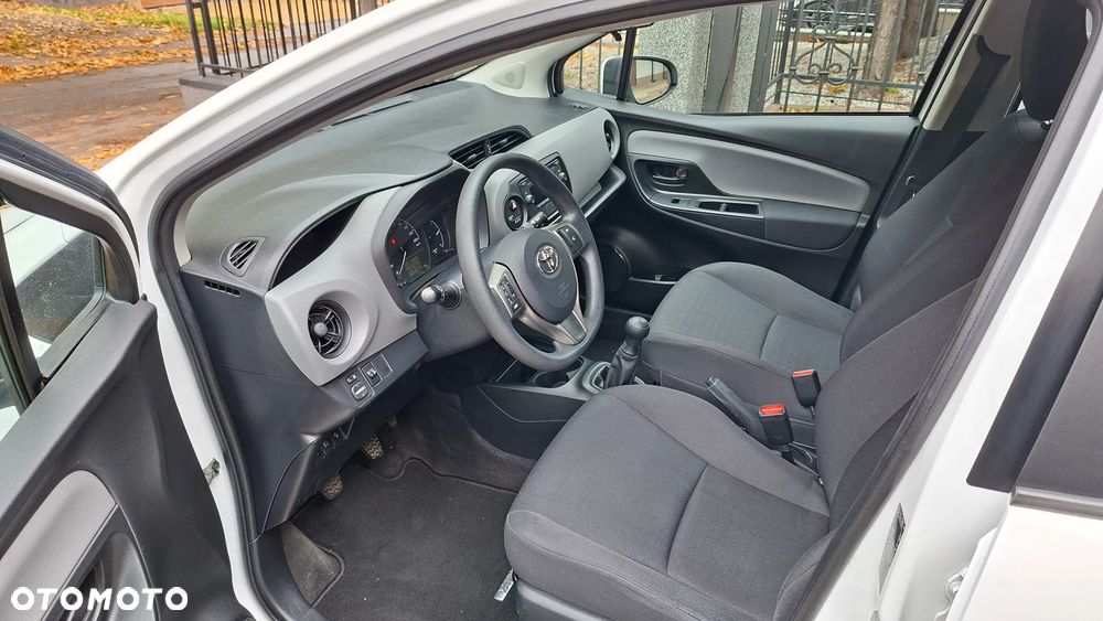 Toyota Yaris 1.0 Active EU6 - 10