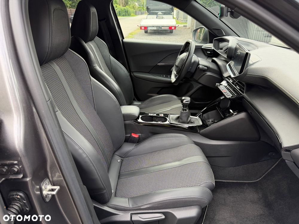 Peugeot 2008 - 12