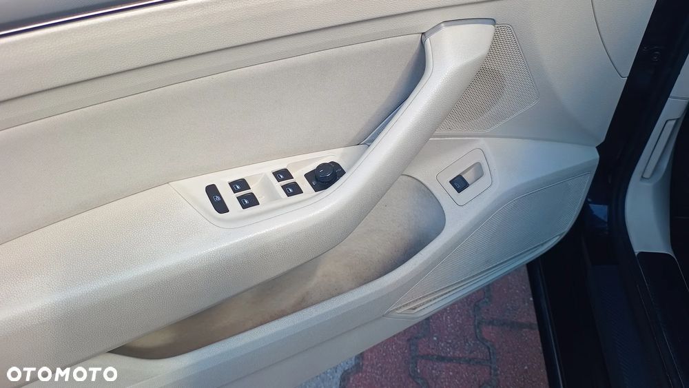 Volkswagen Passat 2.0 TDI BMT Comfortline - 26