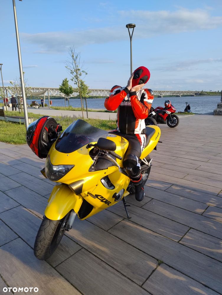Honda CBR - 16