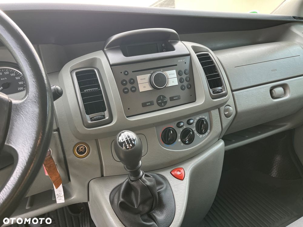 Opel Vivaro L1H1 2.7t - 12