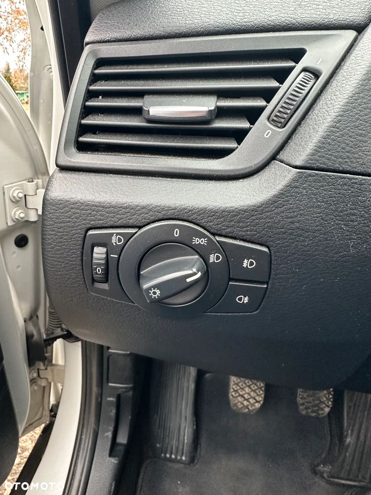 BMW X1 sDrive18d - 12