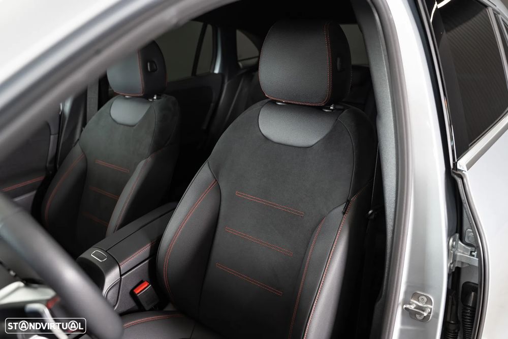 Mercedes-Benz EQA 300 4Matic AMG Line - 12