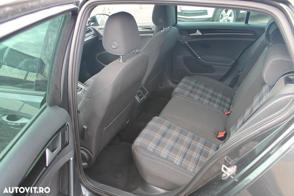 Volkswagen Golf GTE 1.4 TSI PHEV 204 CP - 16