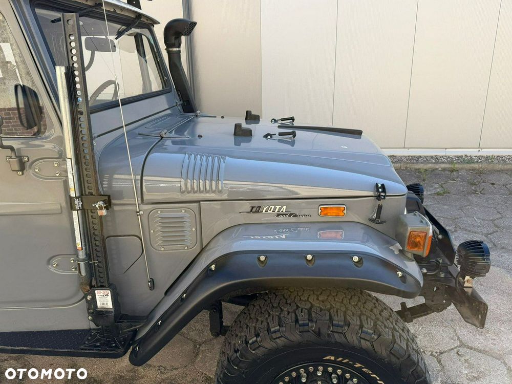 Toyota FJ - 21