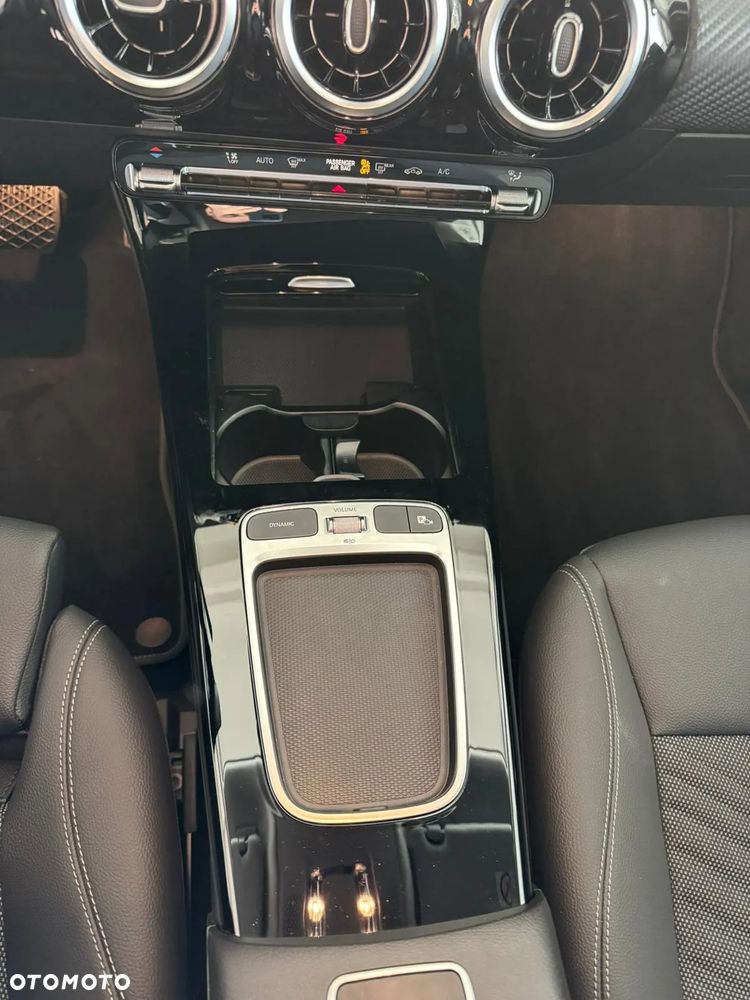 Mercedes-Benz CLA 180 d Progressive 8G-DCT - 9