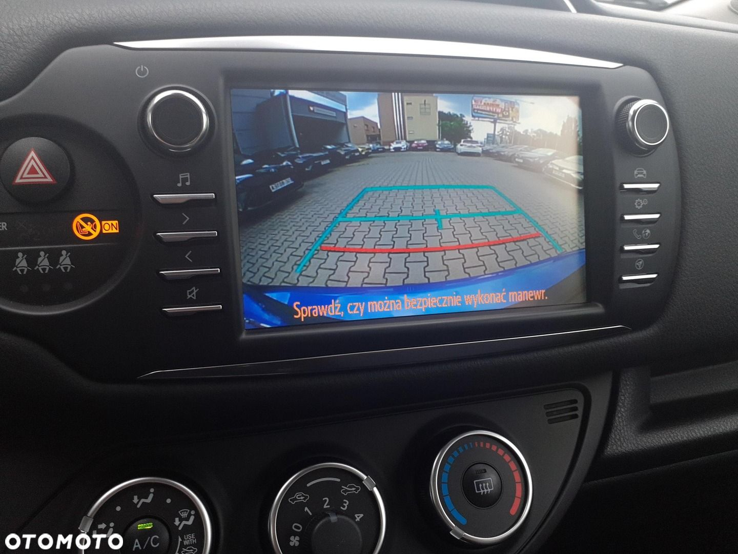Toyota Yaris 1.5 Premium CVT - 21