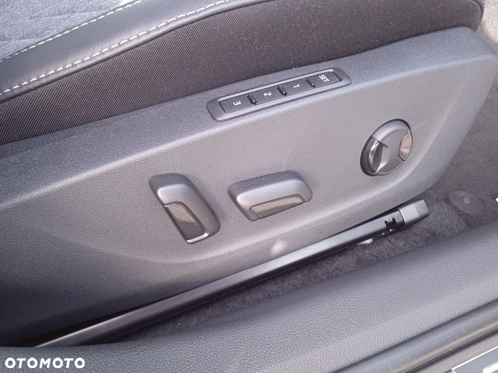 Skoda Octavia 2.0 TDI Sportline DSG - 22