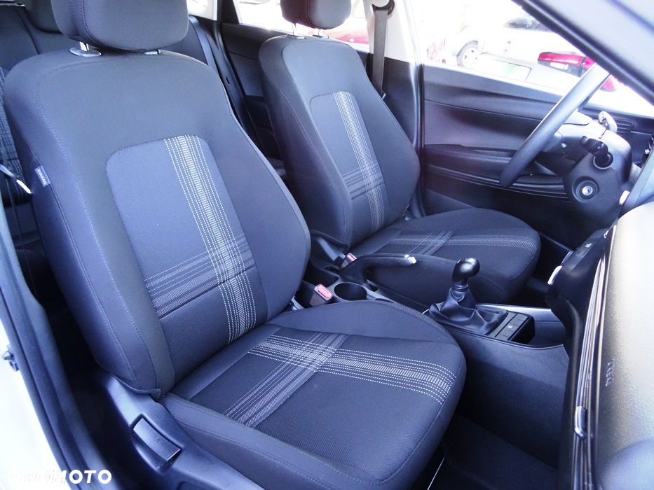 Hyundai i20 1.2 Pure - 11