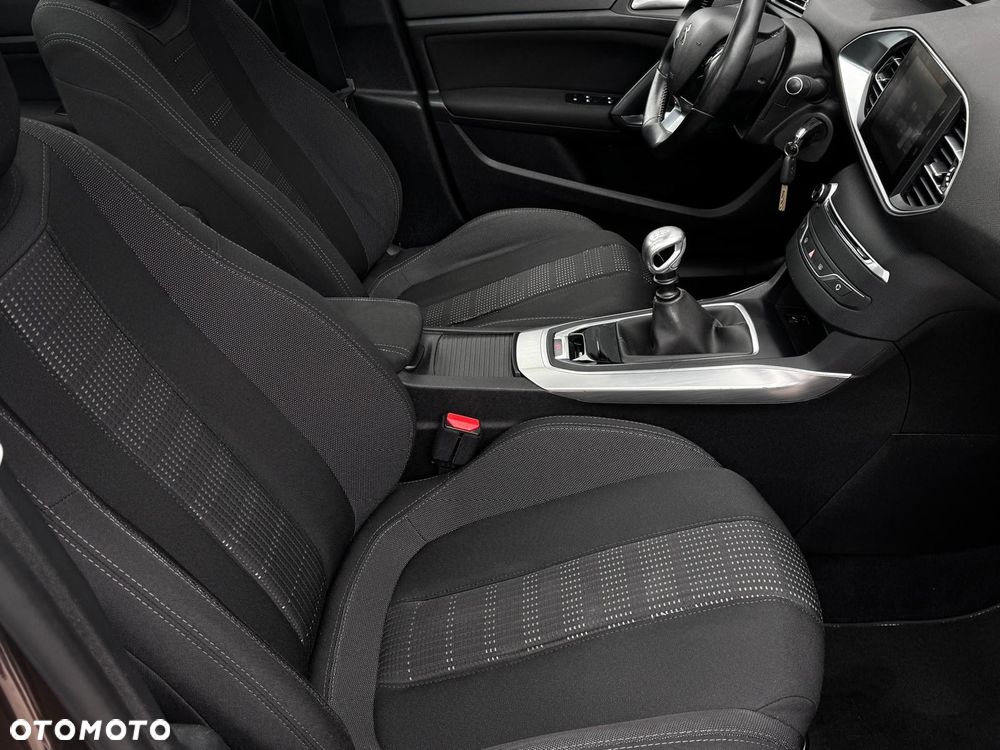 Peugeot 308 BlueHDi 150 Stop & Start Niveau 2 Business-Line - 28