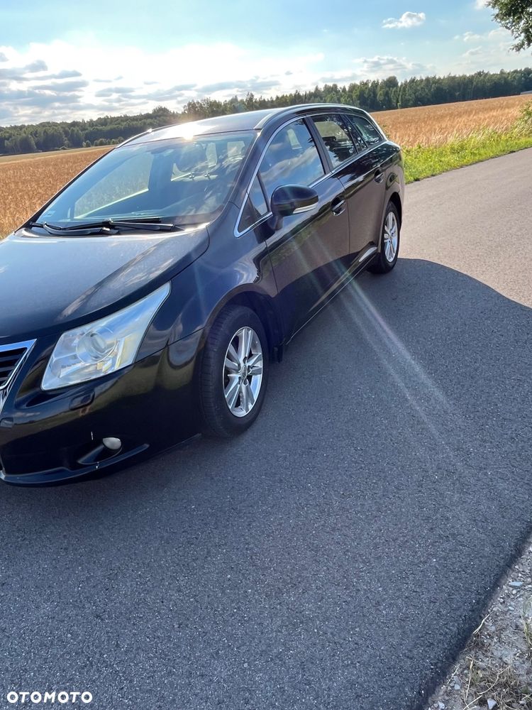Toyota Avensis 2.0 D-4D Sol - 2