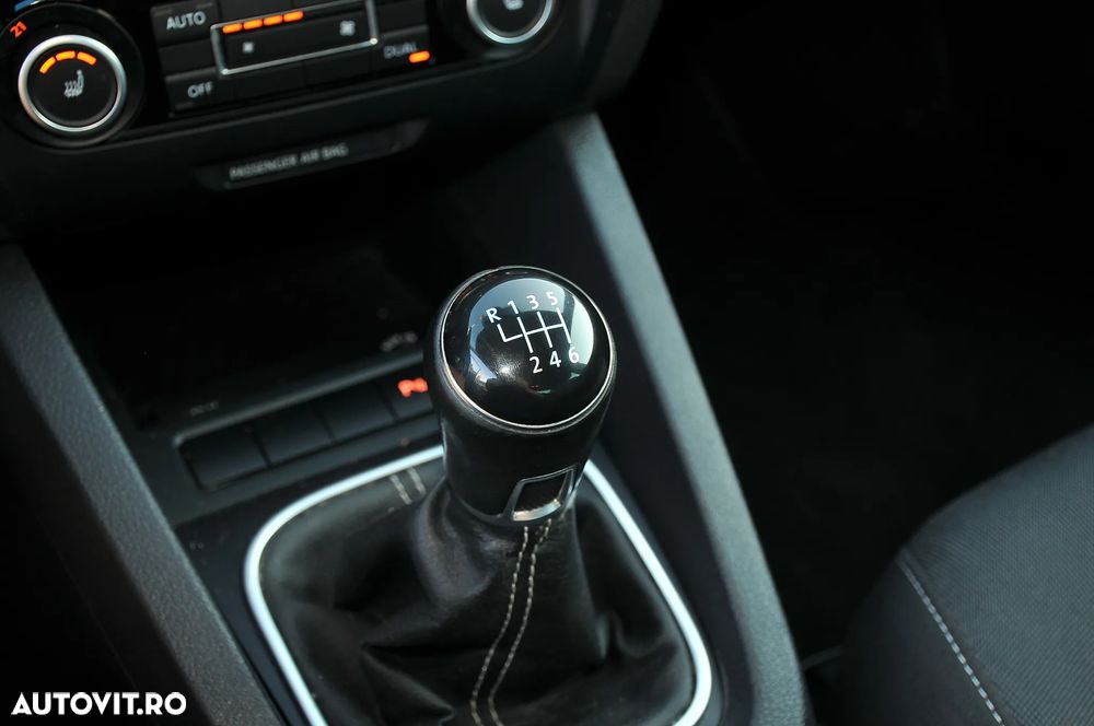 Volkswagen Jetta 1.4 TSI Sportline - 19